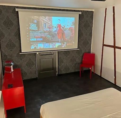 Evasion Jacuzzi Sauna Cinema Apartment